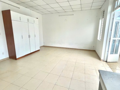 Cho thuê phòng Quận 7, đường Lâm Văn Bền. Phòng ban công, rộng 30m2 0