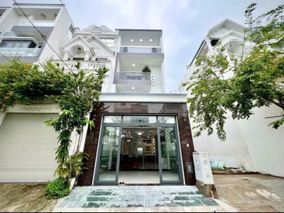 Bán nhà trệt lầu sổ riêng gần chợ đêm Tân Uyên 0