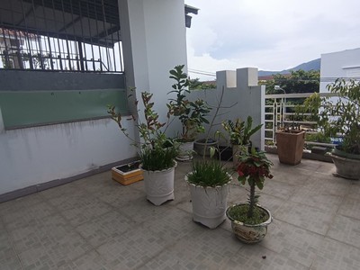Trương định trục đường 10,5m trung tâm quận sơn trà, nhà đẹp 3  tầng 100m2  4.6x22  vài bước chân 1