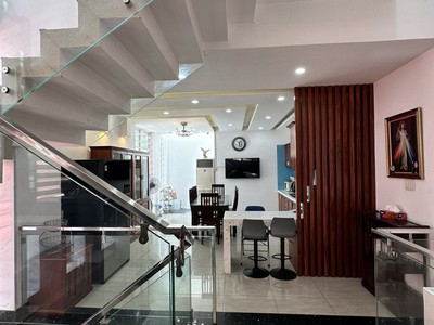 Bán nhà lê duy nhuận hoàng hoa thám tân bình   mặt tiền siêu vip   82m2, 5 tầng  5x17  chỉ 17 tỷ 0