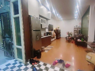 Bán nhà dịch vọng - cầu giấy 42mx4 tầng, tặng full nội thất , nhà dân xây. giá 6.05tỷ 0