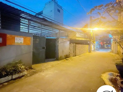 Bán đất giang biên, long biên, ngõ thông oto sổ đỏ vuông vắn 70m mặt tiền: 4.3m, 7 tỷ 6 0