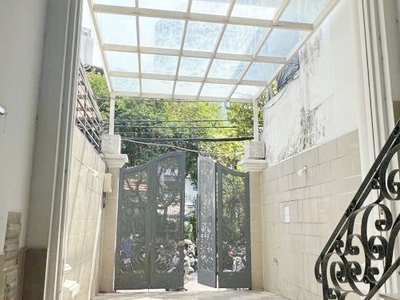 Cho thuê nhà đường Lê Quốc Hưng gần Hoàng Diệu, Q4. 6 Tầng, DT400m2 có Thang Máy chỉ 42tr. 1