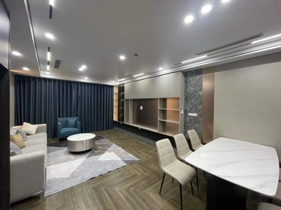 Bán nhà ngô xuân quảng. 55m2 3 tầng 5,65 tỷ. ô tô đỗ cửa, kinh doanh 0