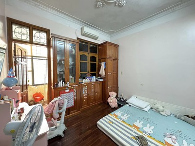 Bán nhà mặt phố tôn đản, 44m2, mặt tiền 4.2m, nhỉnh 33 tỷ, vỉa hè rộng, ô tô dừng đỗ, kd đỉnh 1