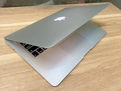 Macbook Air 2017 vỏ nhôm siêu mỏng I5/8Gb/ssd/13.3" đẹp Rẻ 2