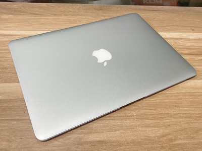 Macbook Air 2017 vỏ nhôm siêu mỏng I5/8Gb/ssd/13.3" đẹp Rẻ 0