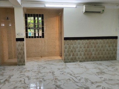 Bán nhà mặt tiền nguyễn oanh  - ngay quang trung, dt: 4.7x16m, 3 tầng- 4pn, 11.5 tỷ 2