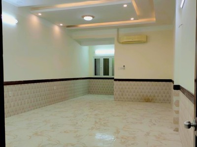 Bán nhà gó vấp 11.5 tỷ -  82 m2 - ngang lý tưởng   5m . nhà mặt tiền nguyễn oanh, gần bình thạnh, 2