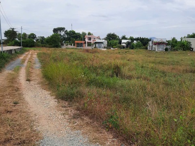 Chủ  có lô đất bên long điền cần bán 1