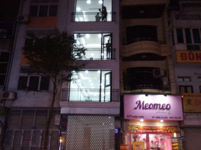 Chính chủ cho gấp thuê nhà 7 tầng mặt phố 135 khâm thiên, đống đa 1