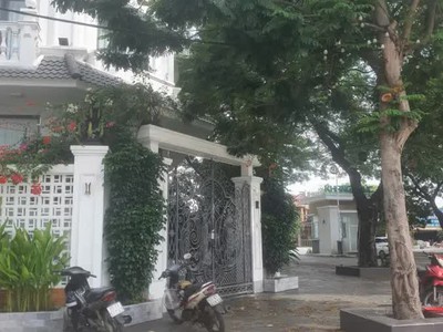 Bán nhà góc 2 mặt tiền đường trong kdc phong phú 4 bình chánh shr 192m2 giá 31 tỷ 3