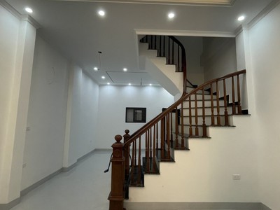 Đường Láng, Đống Đa. 45m2, 5 Tầng, Mt 4.8m, Giá 7.5 Tỷ 3