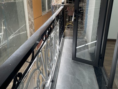 Đường Láng, Đống Đa. 45m2, 5 Tầng, Mt 4.8m, Giá 7.5 Tỷ 7