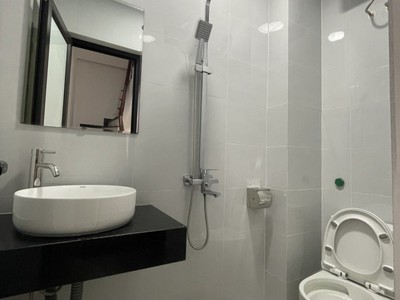 Đường Láng, Đống Đa. 45m2, 5 Tầng, Mt 4.8m, Giá 7.5 Tỷ 8