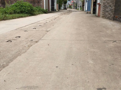 Cần bán gấp lô đất trục chính tổ 10 tt quang minh 2