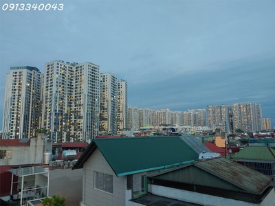 Gia đình tôi chuyển nhượng đất  ô tô vào nhà số 19 ngõ 60 phố yên lạc hà nội 2
