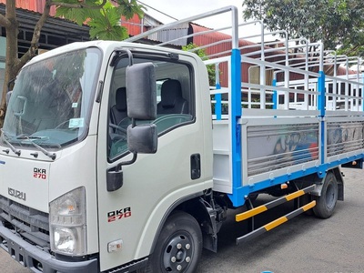 Cần bán xe tải Isuzu QKR270 thùng bạt 0