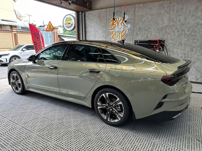 KIA K5 bản Prenium - full options luôn. 0