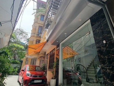 Phương mai - đống đa - ô tô đỗ cửa - nội thất- kinh doanh- văn phòng- hơn 9 tỷ 0