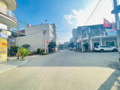 Bán 80m2- đấu giá x2 nguyên khê- trục kinh doanh- vỉa hè rộng 0