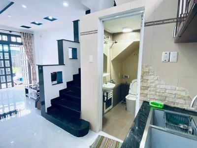 Bán nhà Lê Quang Định Bình Thạnh, 5.2x9, 4 tầng, cách một căn ra mặt t 1