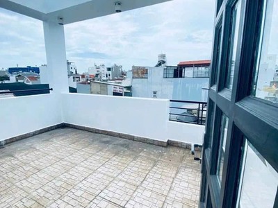 Bán nhà Lê Quang Định Bình Thạnh, 5.2x9, 4 tầng, cách một căn ra mặt t 4