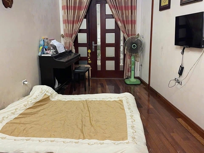 Cho thuê  ở nhóm 6 người nhà ngõ giáp bát - hoàng mai dt 36 m - 4 tầng - giá 12 triệu  ctl 2
