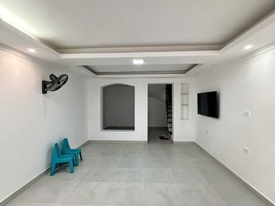 Cho thuê ở hộ gia đình  nhà ngõ hồng hà, diện tích 35m2 - 4tầng 3 ngủ - giá 15triệu 0