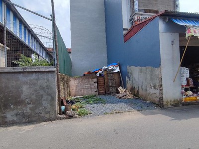 Siêu hiếm đất kinh doang tốt ,thông số đẹp ,ngay mặt đường to ô tô chạy qua cửa nhà luôn 0