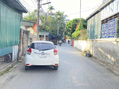 Siêu hiếm đất kinh doang tốt ,thông số đẹp ,ngay mặt đường to ô tô chạy qua cửa nhà luôn 2