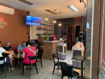 Quận 11 , quán đẹp mt đường đông   chính chủ cần sang quán cafe, mb đẹp ngang 16m x 12m, tel : 2