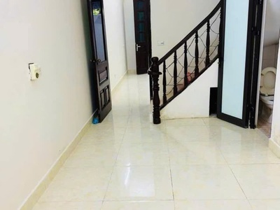 Cho thuê nhà ngõ ô tô Phố Phạm Tuấn Tài, Hoàng Quốc Việt 52m x 4T - 18 triệu 2