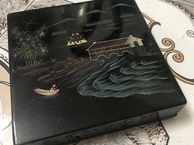 Hộp đựng trang sức sơn mài khắc màu, nắp hộp là tranh phong cảnh quê xưa, hàng handmade, chất liệu s 0