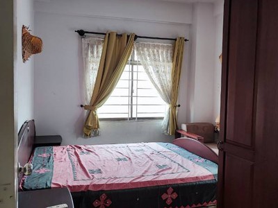 Cho thuê căn hộ chung cư Tôn Thất Thuyết Q. 4 : -	Diện tích 65m2, 2PN, 1wc Phòng khách, bếp, căn bìa 2