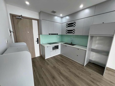 Chủ nhà cần bán căn 2PN full nội thất tại tòa I2 Vinhomes Smart City 2