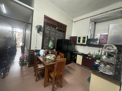 Bán gấp gấp nhà mặt phố đang cho thuê kinh doanh tại Hùng Vương, Tích Sơn, Vĩnh Yên. Lh: 0986934038 0
