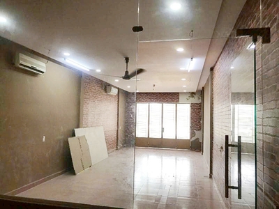 Cho thuê nhà BB3 Trường Sơn, Phường 15, Quận 10, Trệt, lầu 4x30  DT 200m2 chỉ 35tr 2
