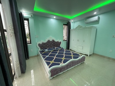 Cho thuê nhà lô góc Văn Cao, 5 p.ngủ full nội thất. 9