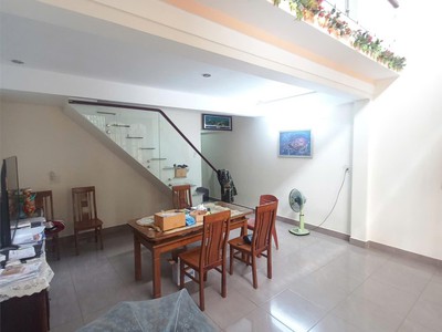 Nhà mặt tiền  đường 7m5, 2 tầng sát phan đăng lưu, giá chỉ có 5,45tỷ. 1