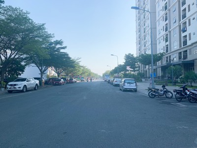 Bán nền góc 2 mặt tiền đường 16m KDC Gia Hòa Phước Long B, sổ và giá bán chính chủ, vị trí đẹp. 0