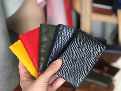 Túi Xách, Ví Tiền và Phụ Kiện Da - Đạt Chuẩn Chất Lượng Cao Nhất Từ Xưởng Chúng Tôi 8