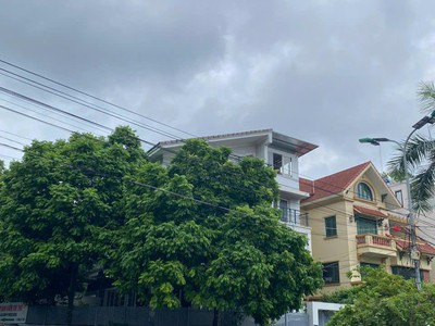 Biệt thự limited - phiên bản vua chúa - vỉa hè - lô góc - 2 mặt tiền tại phường vạn phúc 1