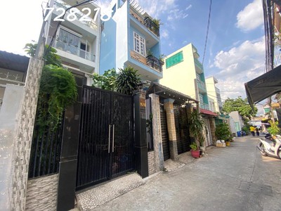 Bán nhà hẻm xe tải,đường 385 đối diện trường tài chính marketing,quận 9 2