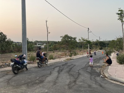Đất nền giá rẻ sổ riêng thổ cư bình minh trảng bom đồng nai 1 sẹc ql1a . hỗ trợ vay 3 bên , lh 0799 0