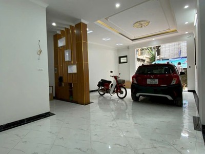 Bán nhà nguyễn văn cừ - ngọc lâm. 60m - 9 tỷ - gara ô tô 1