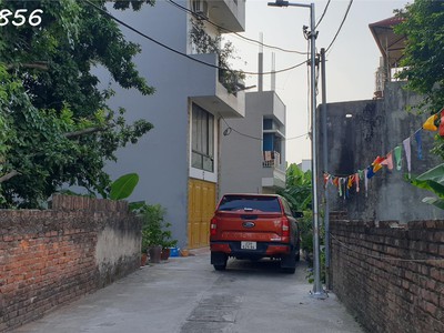 Bán đất đẹp quận bắc từ liêm ô tô vào 5m ô tô tránh,ngõ thông 54 m2 ,hơn 4 tỷ. 1