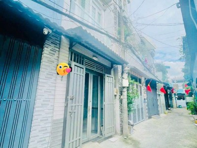 Nhà đường số 4 - gần mặt tiền -  3.3 x 10 m - btct 2 tầng 0