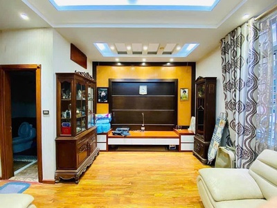 Chỉ 8.65 tỷ có ngay nhà ngô thì nhậm, mặt tiền rộng, ô tô đỗ 2