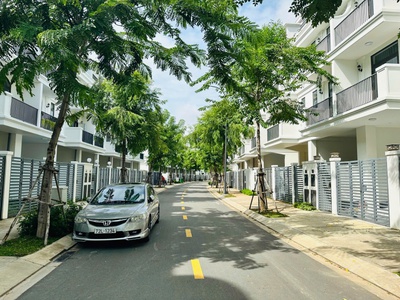 Một căn duy nhất nhà phố lavida vũng tàu, hướng đông nam, giá 4ty7 bao thuế phí   sổ 2